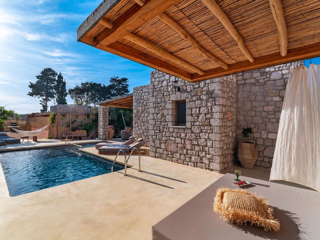 Eptopia Villa