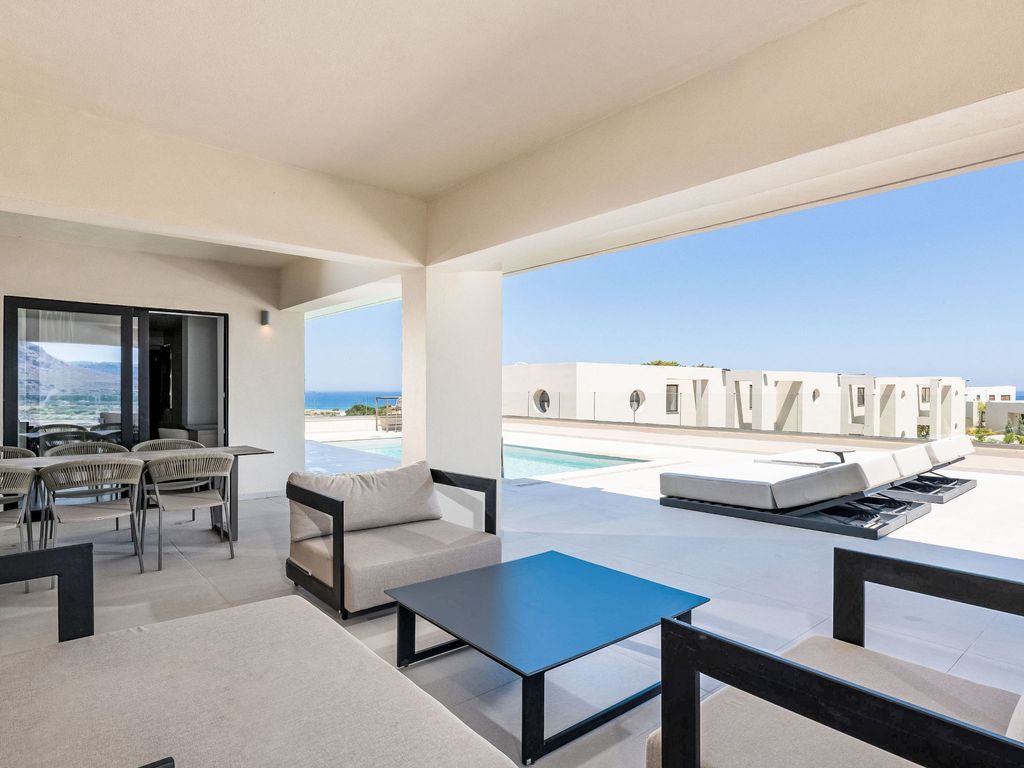 Trapezia Luxury Living - Rudy