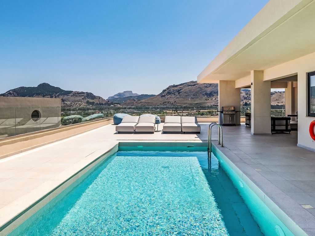 Trapezia Luxury Living - Rudy