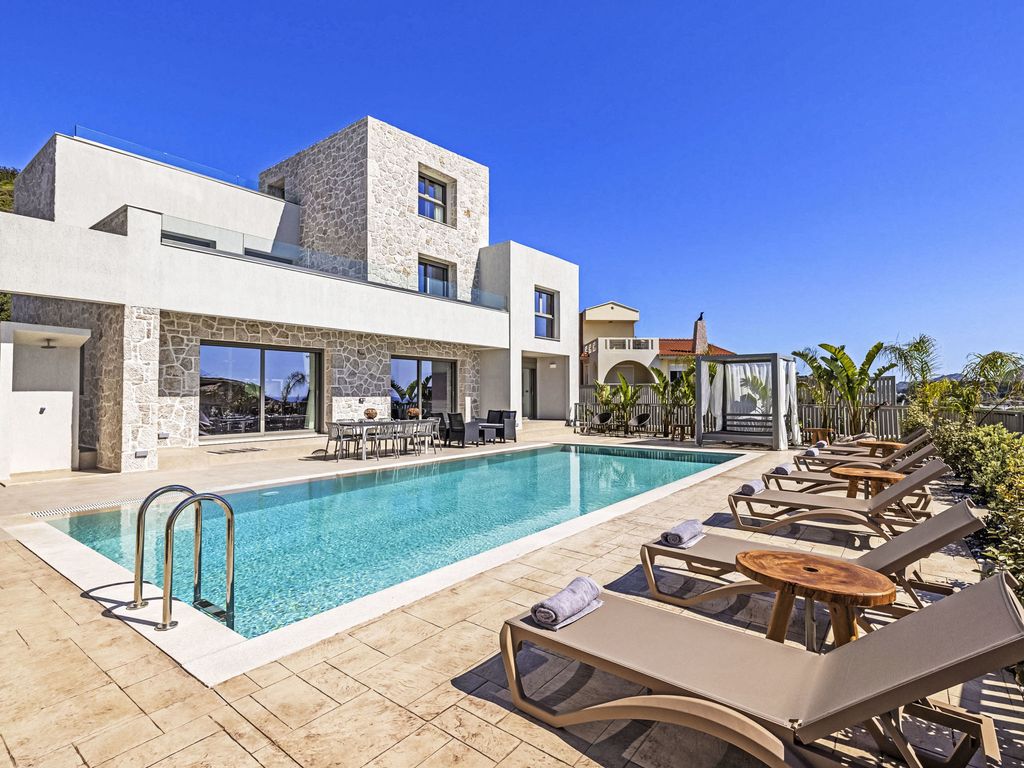 Ferienvilla "Arfna Villa B" mit privatem Pool