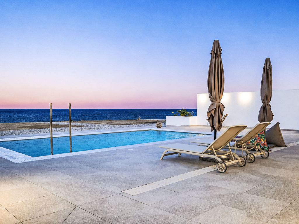 Azzurro Luxury Villa 4