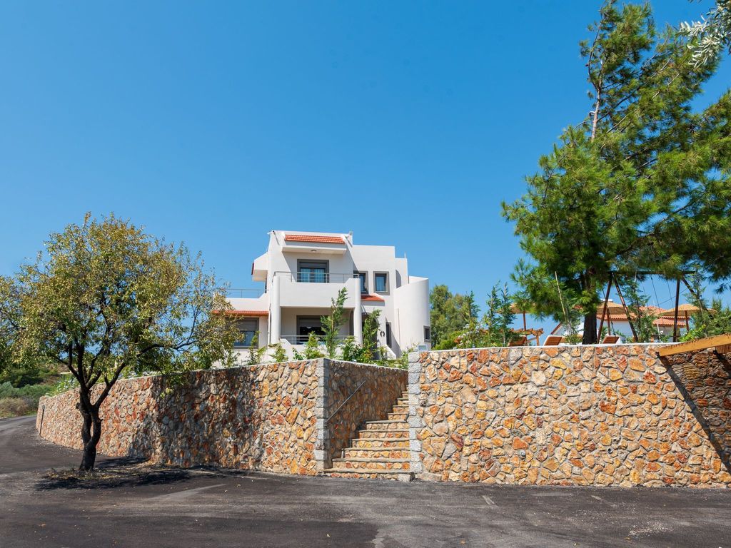 Sun's Reach Villa mit Schwimmbad