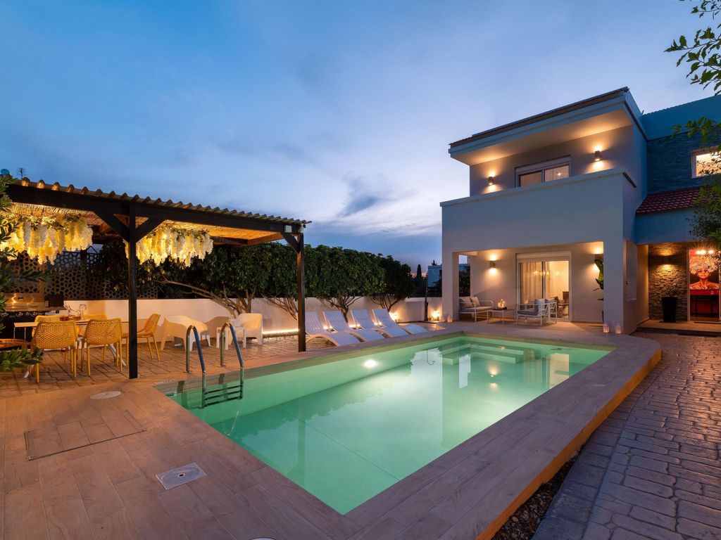 Niovis Villa