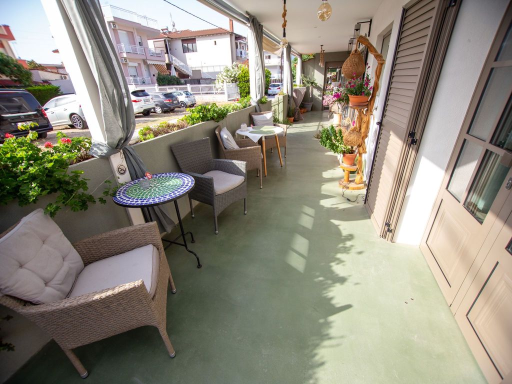 mit Balkon