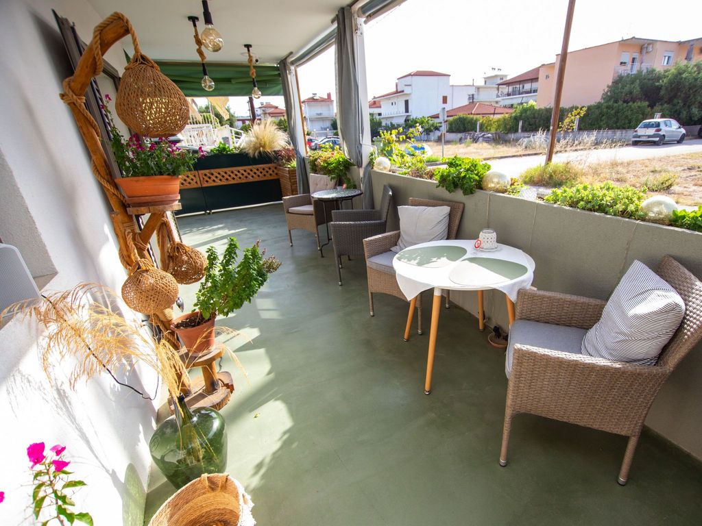 mit Terrasse