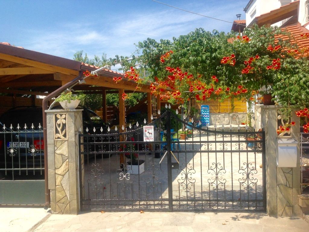 mit Terrasse