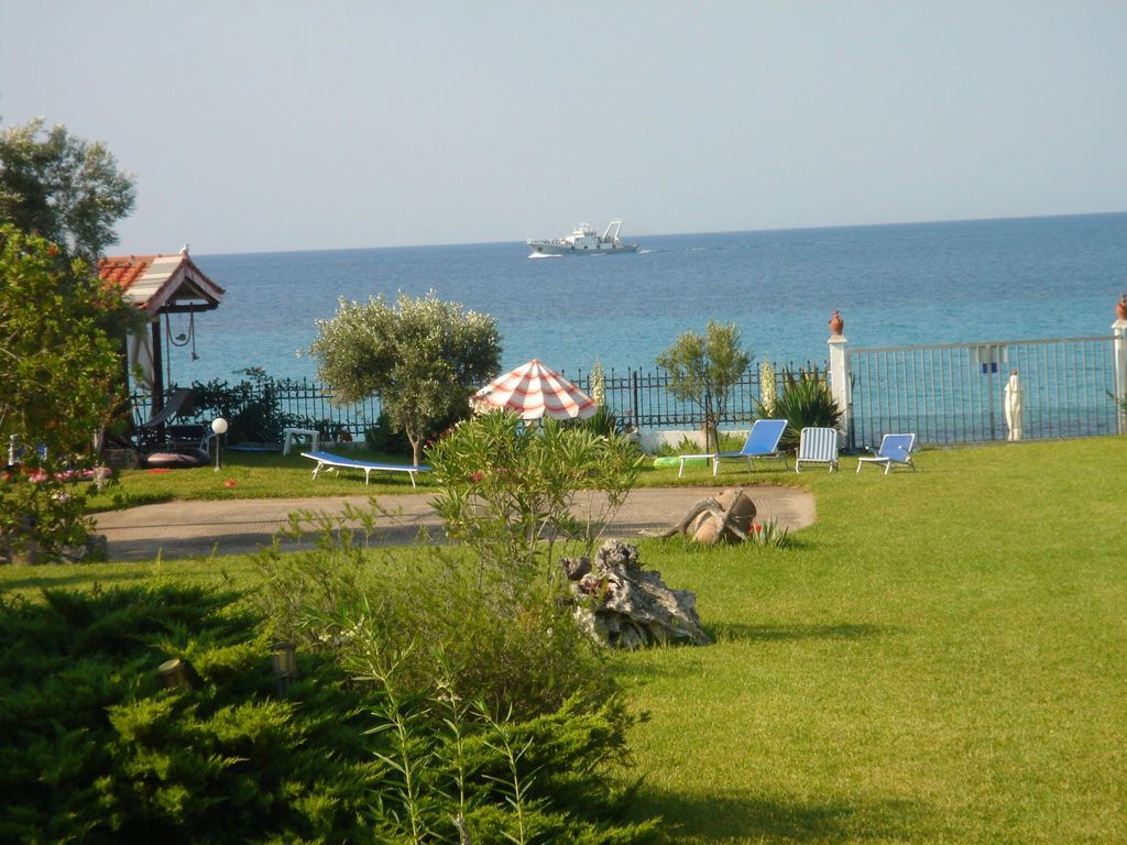 Aus dem Garten direkt an den Strand