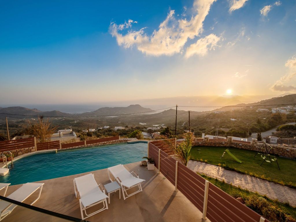 Villa Privater Pool Jacuzzi BBQ Kinderbereich