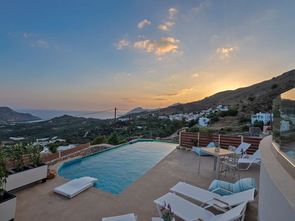 Villa Privater Pool Jacuzzi BBQ Kinderbereich