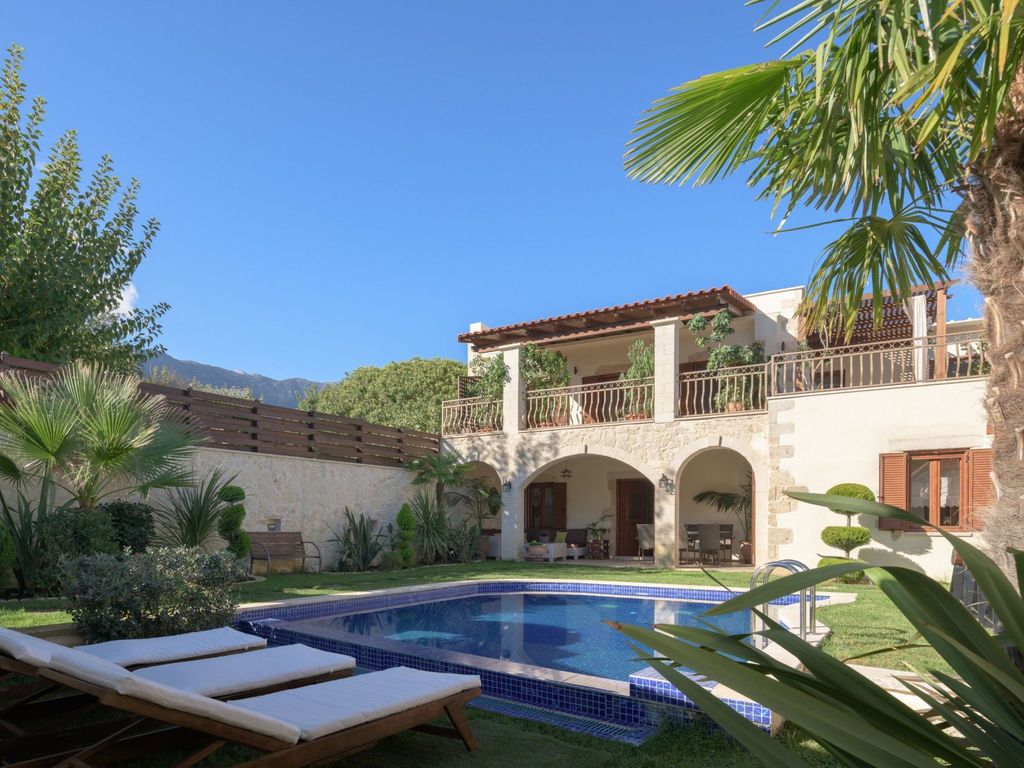 Nicole Villa | Priv. Heated*Pool, Village Escape