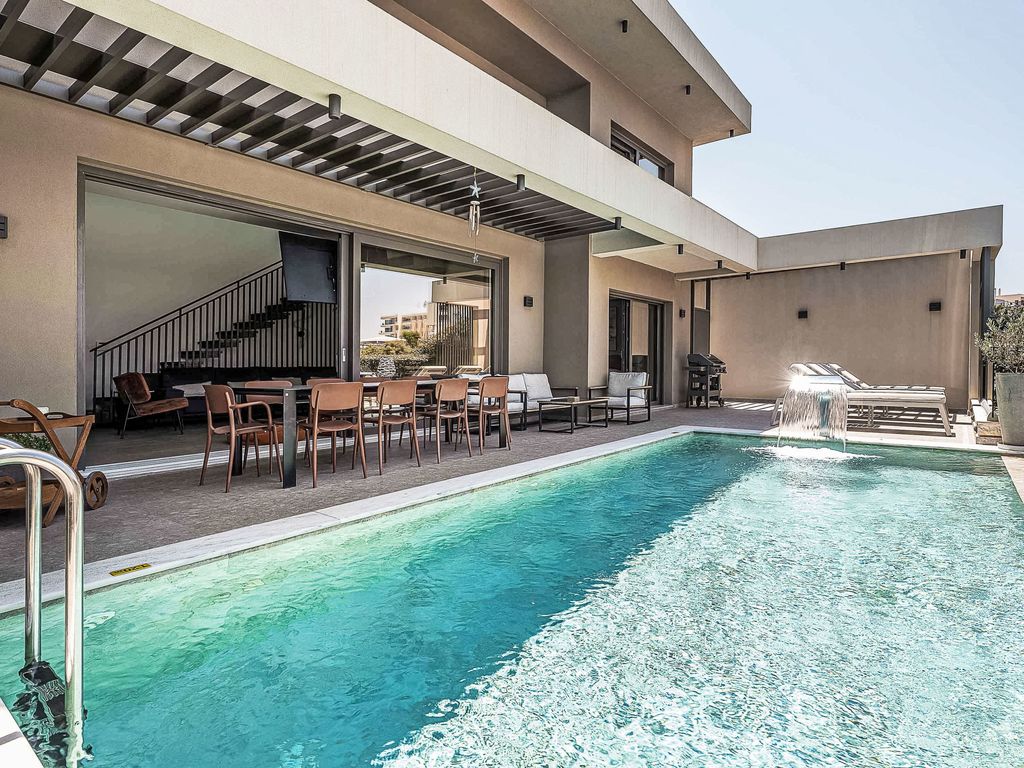 Lusol Seafront Villa II- Heated Pool,100 m See