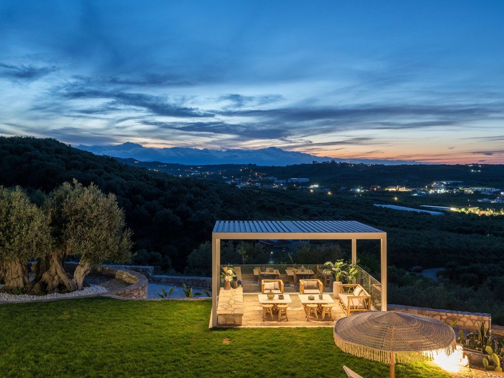 Haus in Theriso mit privatem Pool