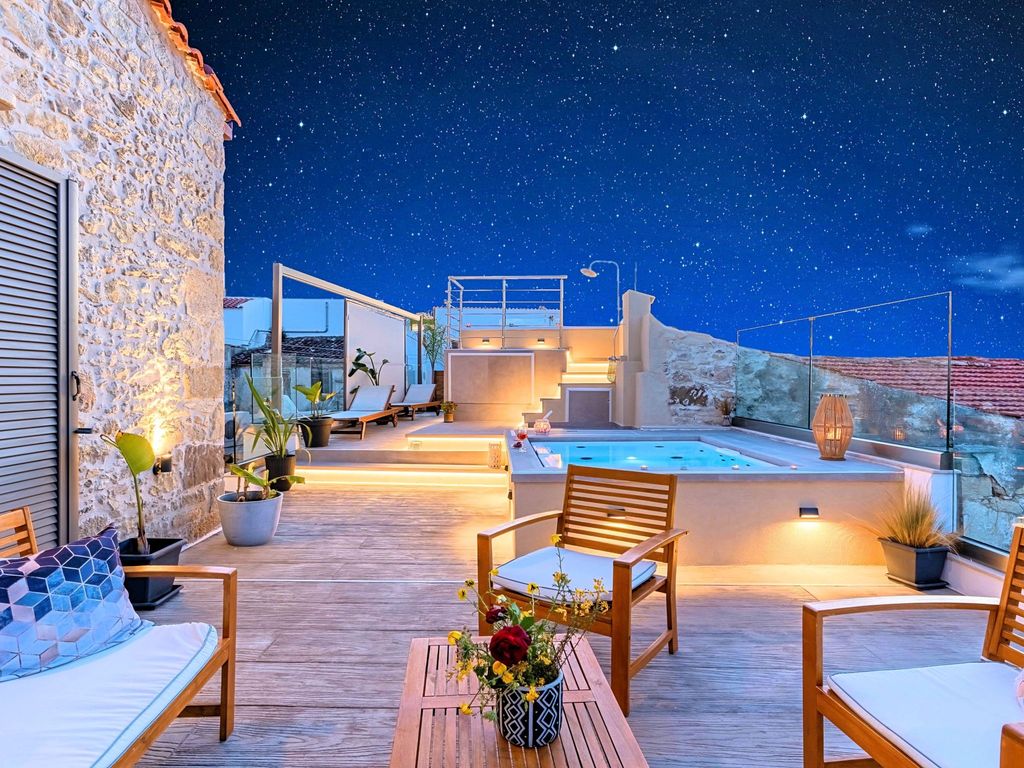für 12 Personen in Agia Paraskevi Nordkreta, Kreta (Nordküste Kretas)