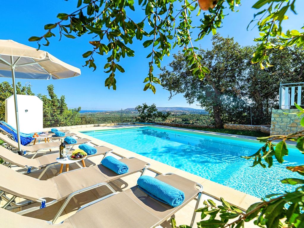 für 12 Personen in Kastellos, Kreta (West-Kreta)