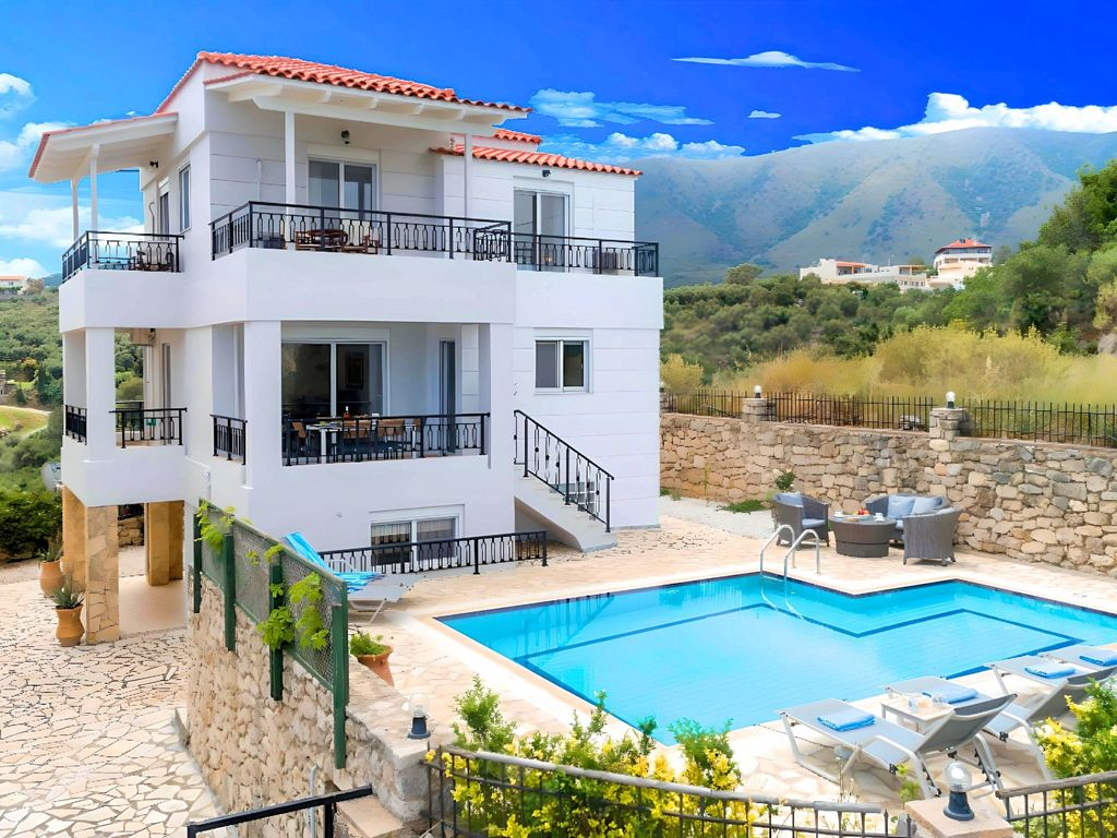 Nettes Ferienhaus in Georgioupoli mit Garten, Grill und Terrasse und Panoramabl