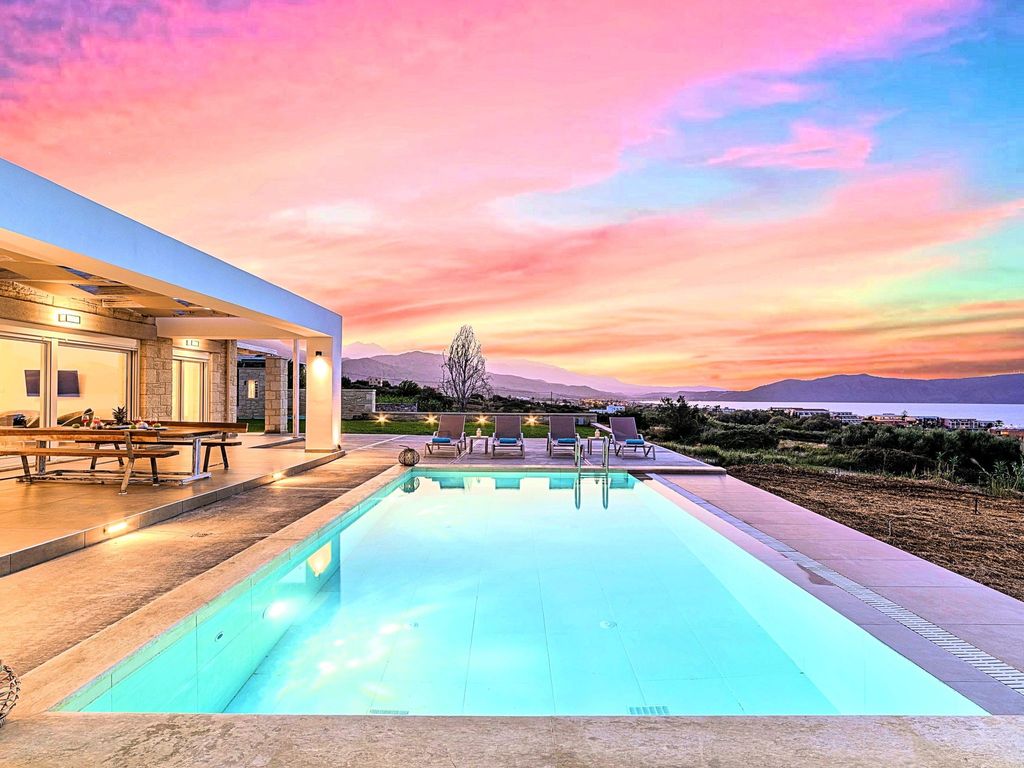 in Georgioupoli mit Terrasse, Grill und Garten und Meerblick
