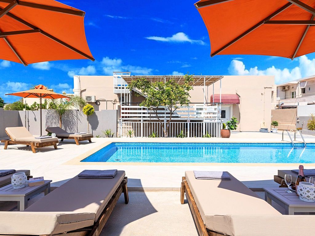 mit Privatpool für 24 Personen in Paralia Kourna, Kreta
