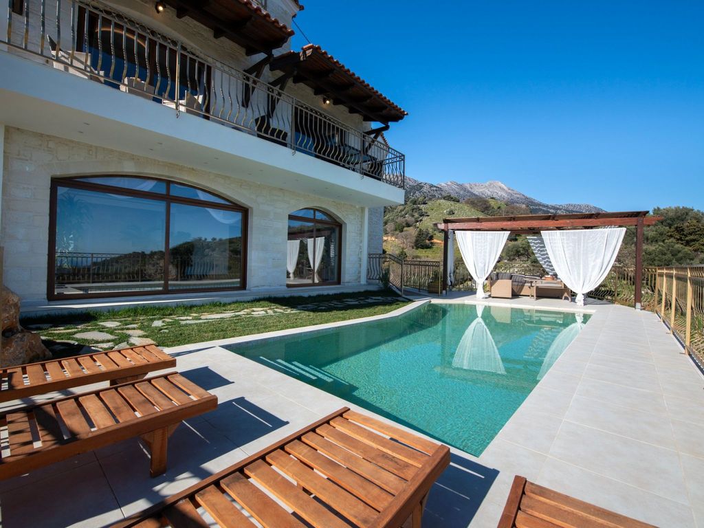 Geroulios Kastro Villa II - Heated Pool, Jacuzzi
