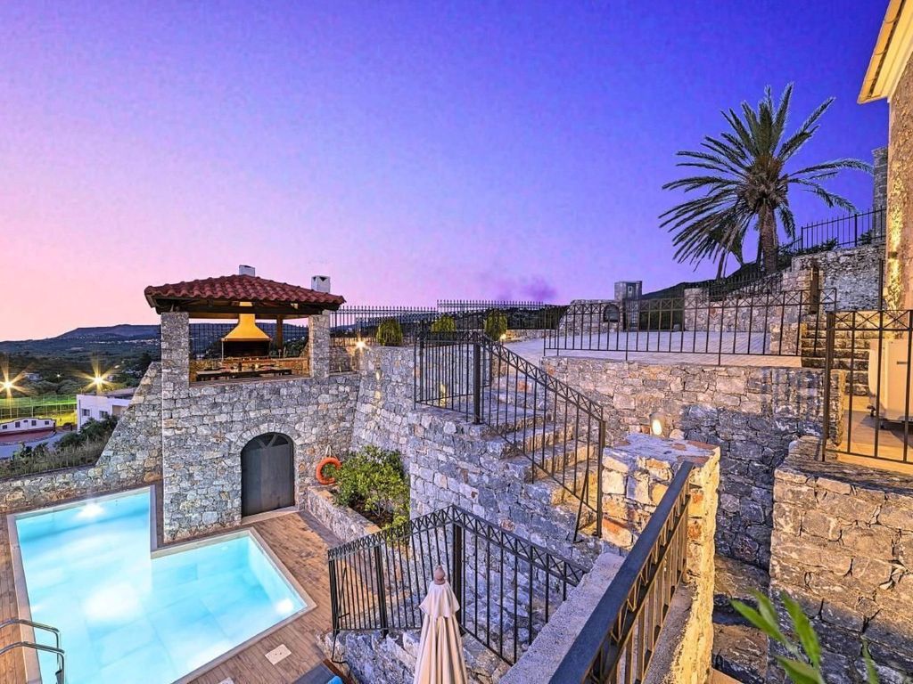 "Acrothea Villa Beheizter Pool"