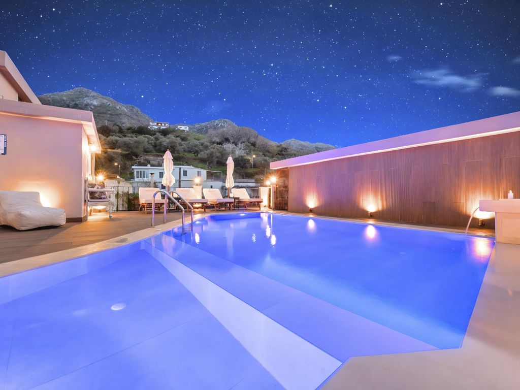 Petralis Luxus Villa Pool Whirlpool