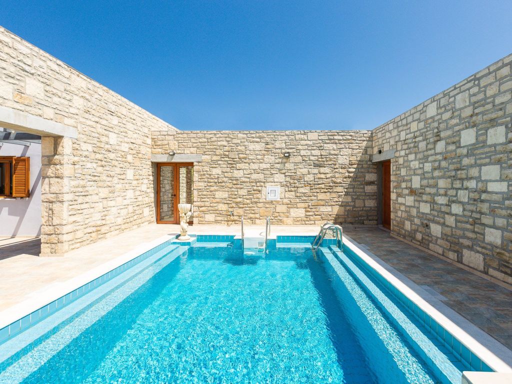 Villa Ypsilon