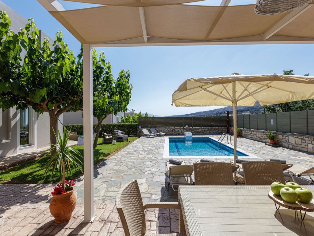 Ruhige Villa mit privatem Pool, BBQ und Kinderbe