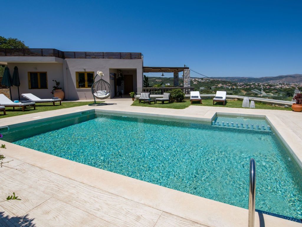 Ferienvilla mit Garten, Grill und Terrasse
