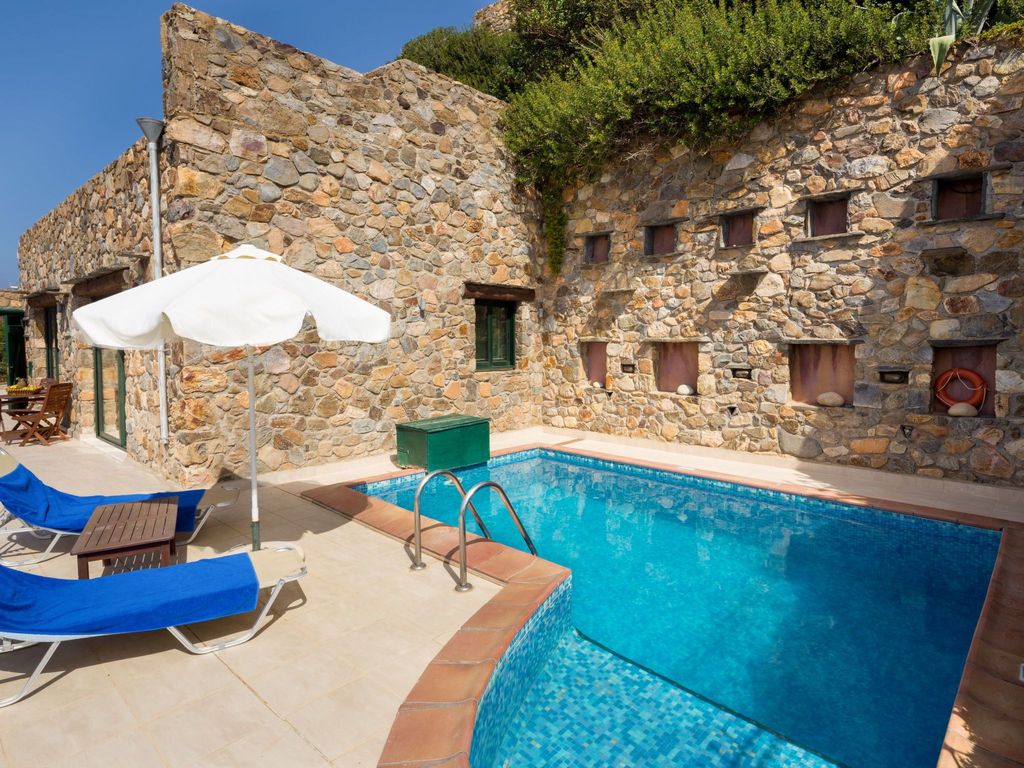 Villa mit privatem Pool in der Nähe von Elafonis