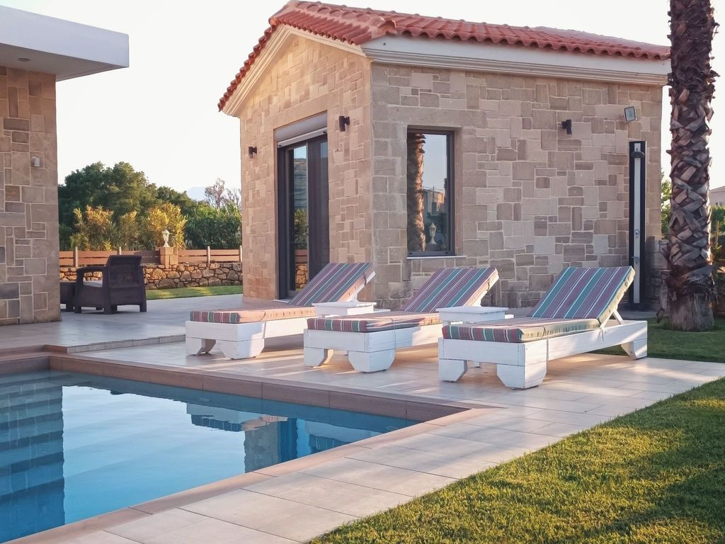 in Mithimna mit Privatem Pool