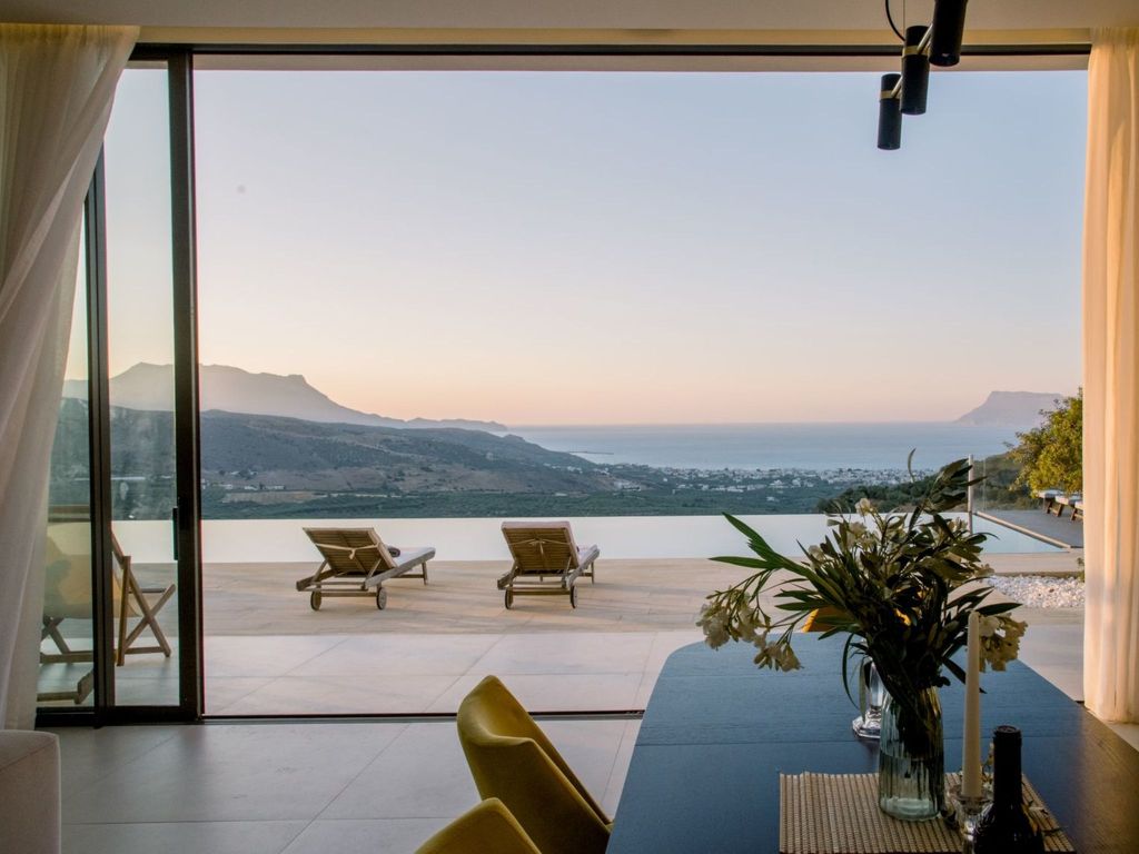 Neue einzigartige Villa mit atemberaubender Auss