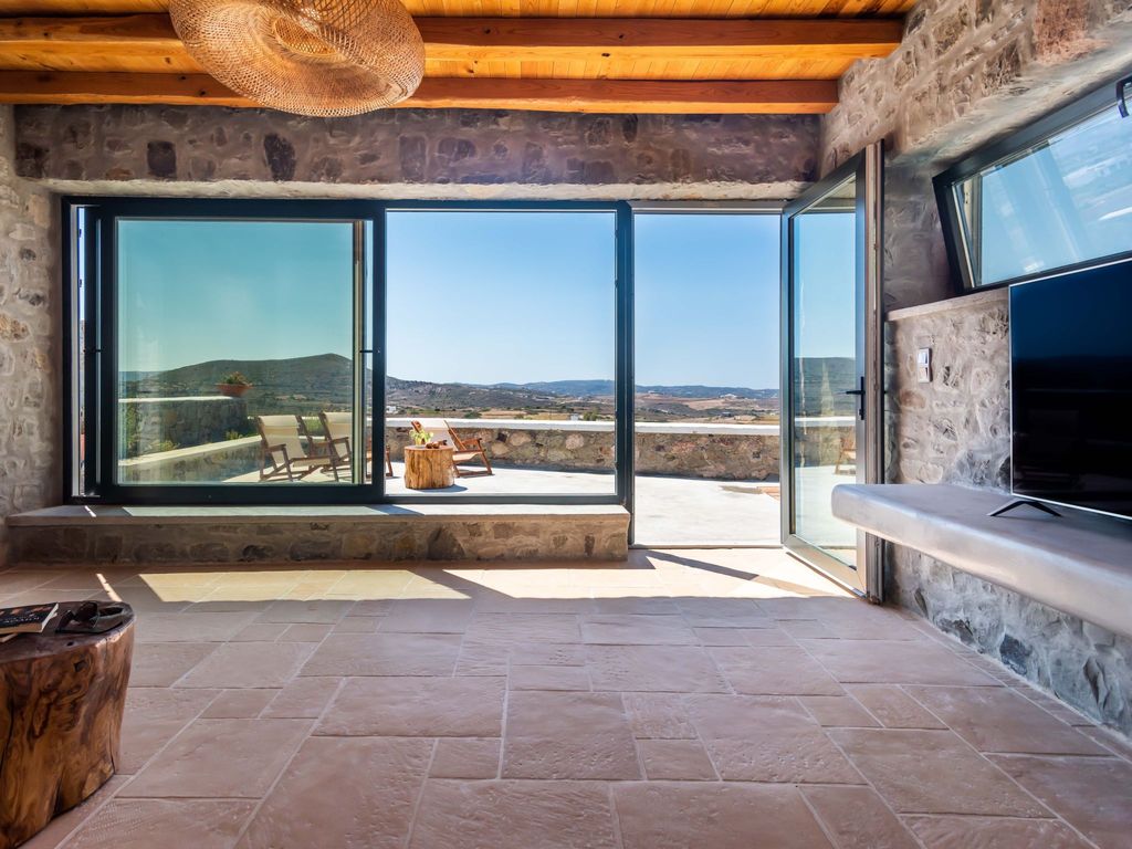 PETRA RESIDENCE MINI POOL SPA MILOS