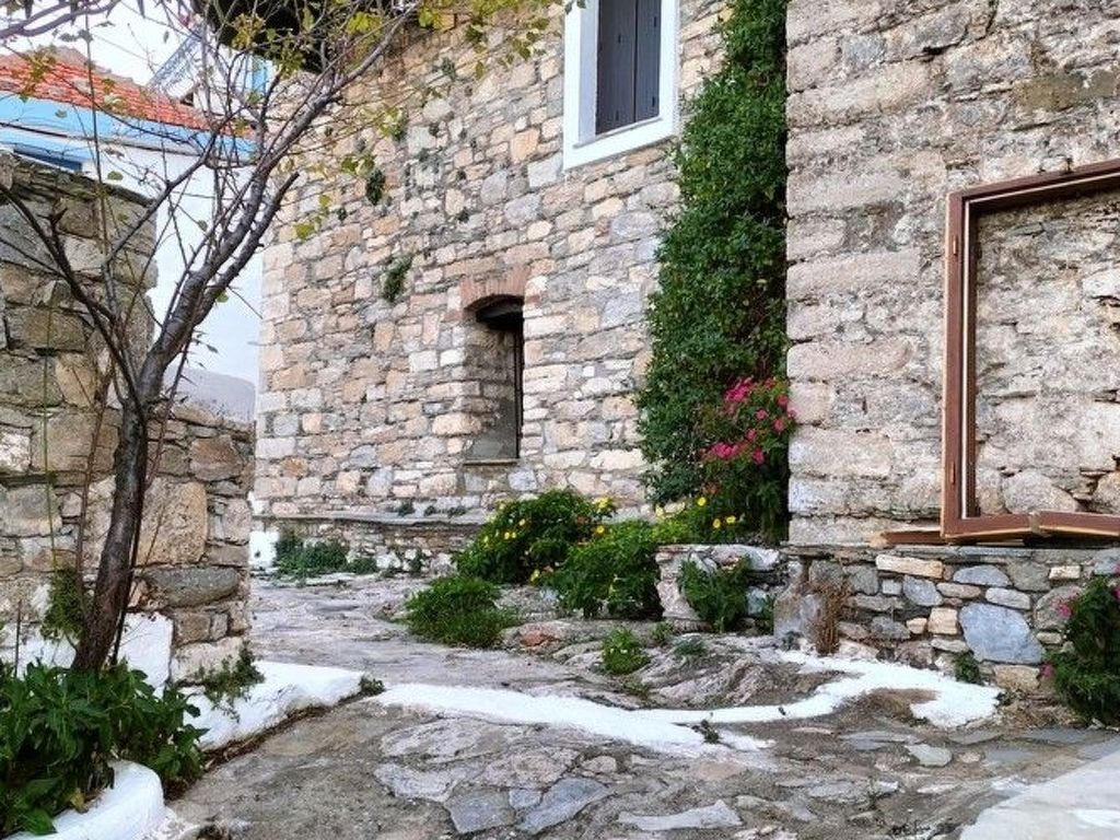 Traditionelles Haus - Alonnisos Chora EG