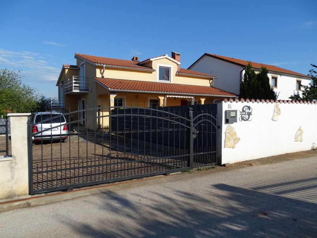Villa Ana