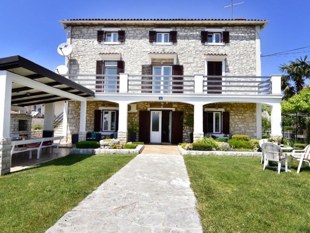Tolle Wohnung in Umag mit Kleiner Terrasse