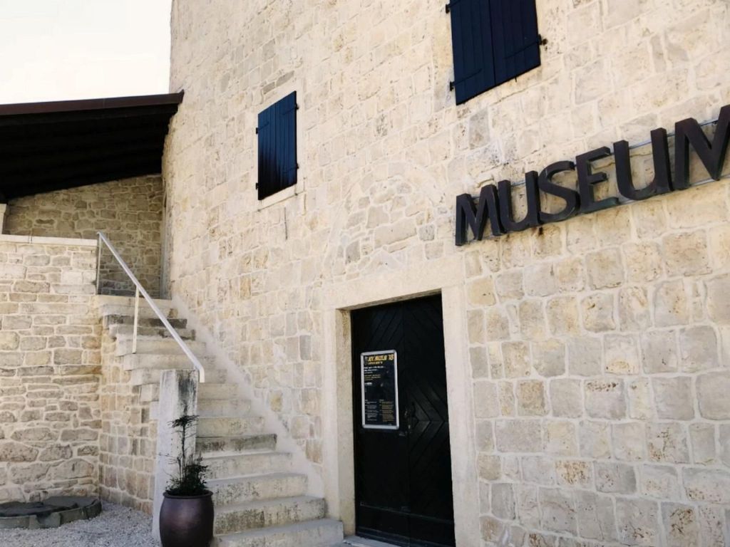 Tolle Wohnung in Umag mit Kleiner Terrasse