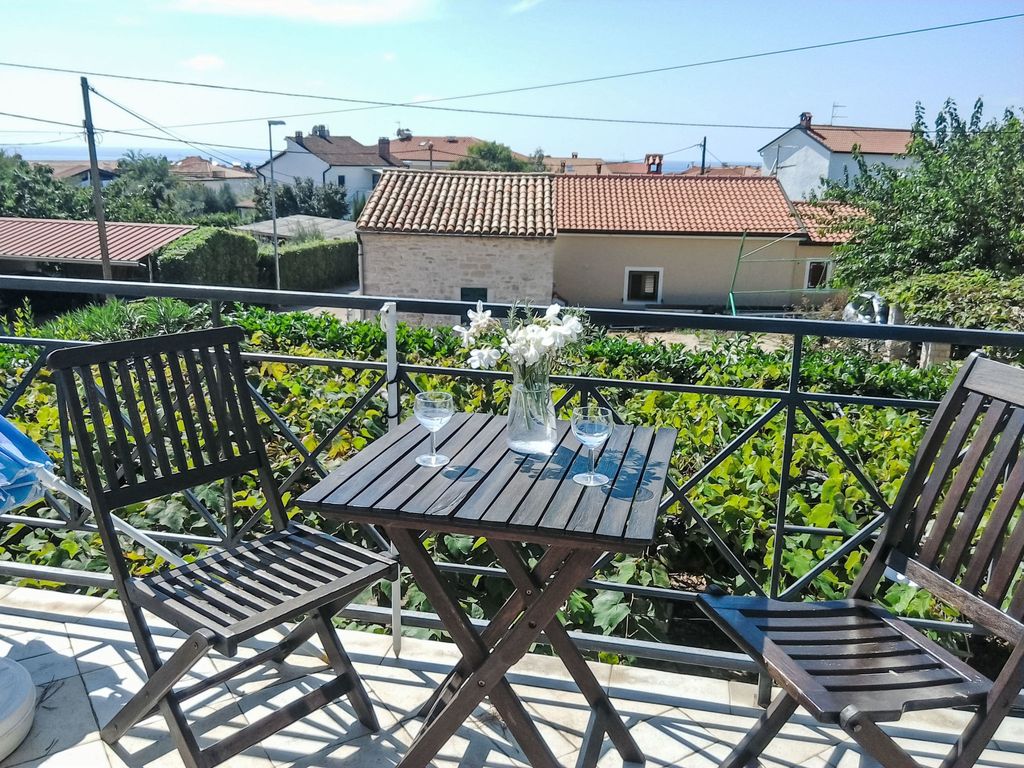 Apartment Ivas with balcony - A2