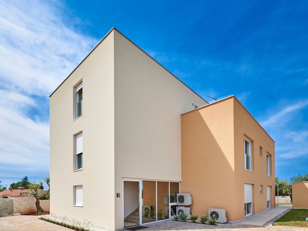 Wohnung "Lovrecica" mit Blick auf das Wasser
