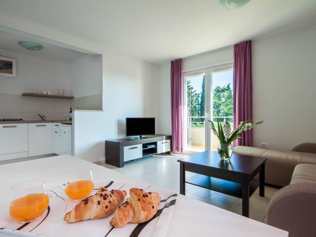 Wohnung in Monterol mit Terrasse und Garten