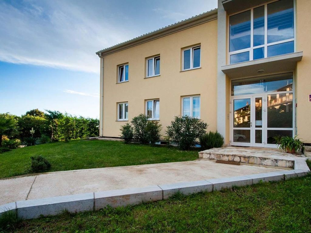 mit privatem Garten und Terrasse