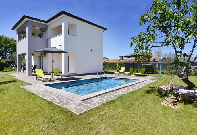 Apartment 2 in einer neuen Villa mit Pool in ruhiger Lage
