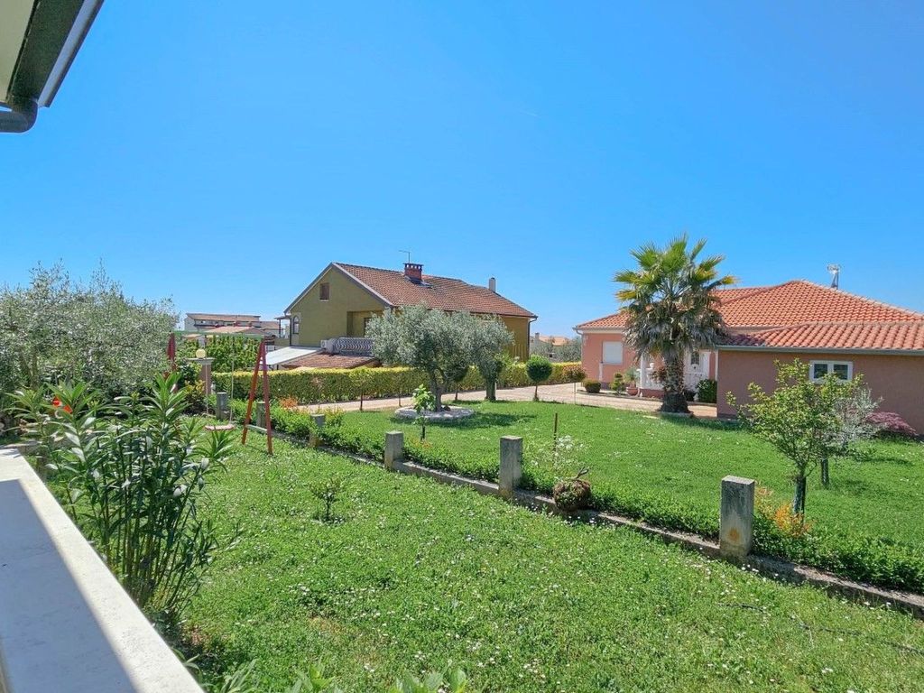 Wunderschönes Appartement in Bužinija mit Schöner Terrasse