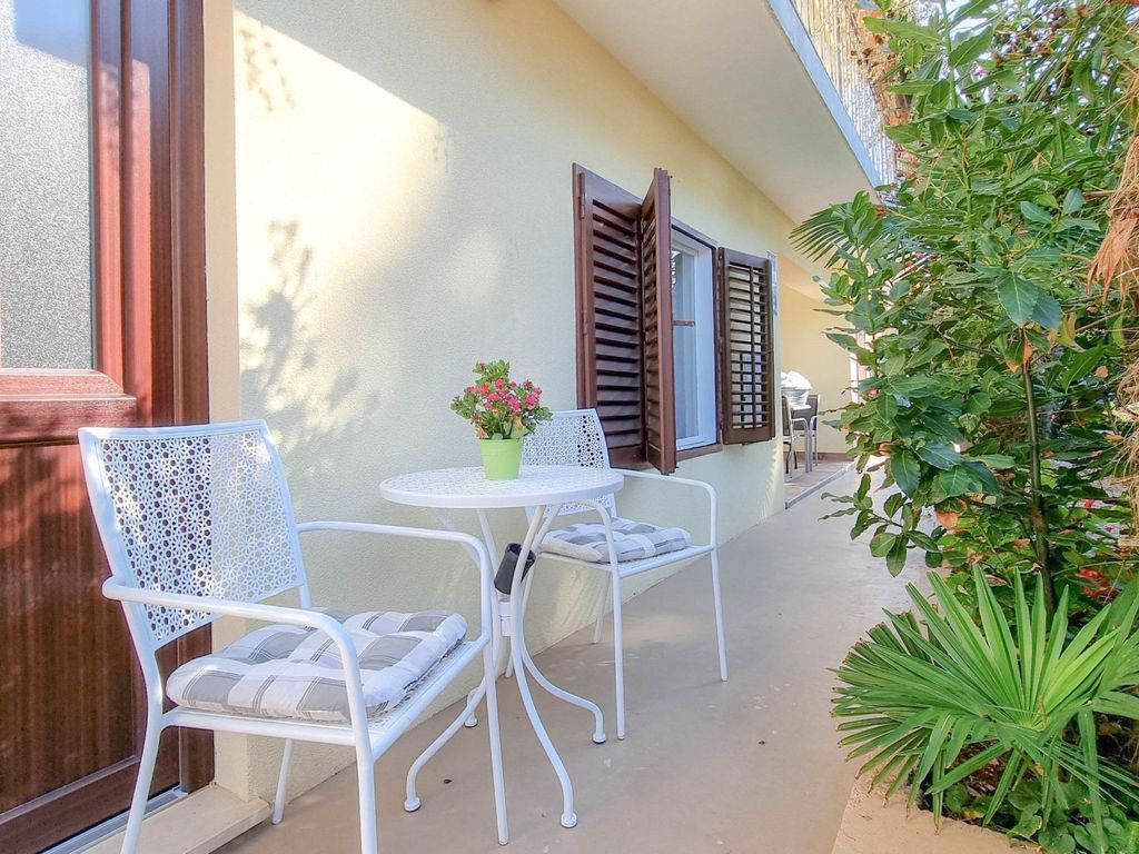 für 2 Personen ca. 25 m&sup2; in Novigrad, Adriaküste Kroatien (Westküste von I