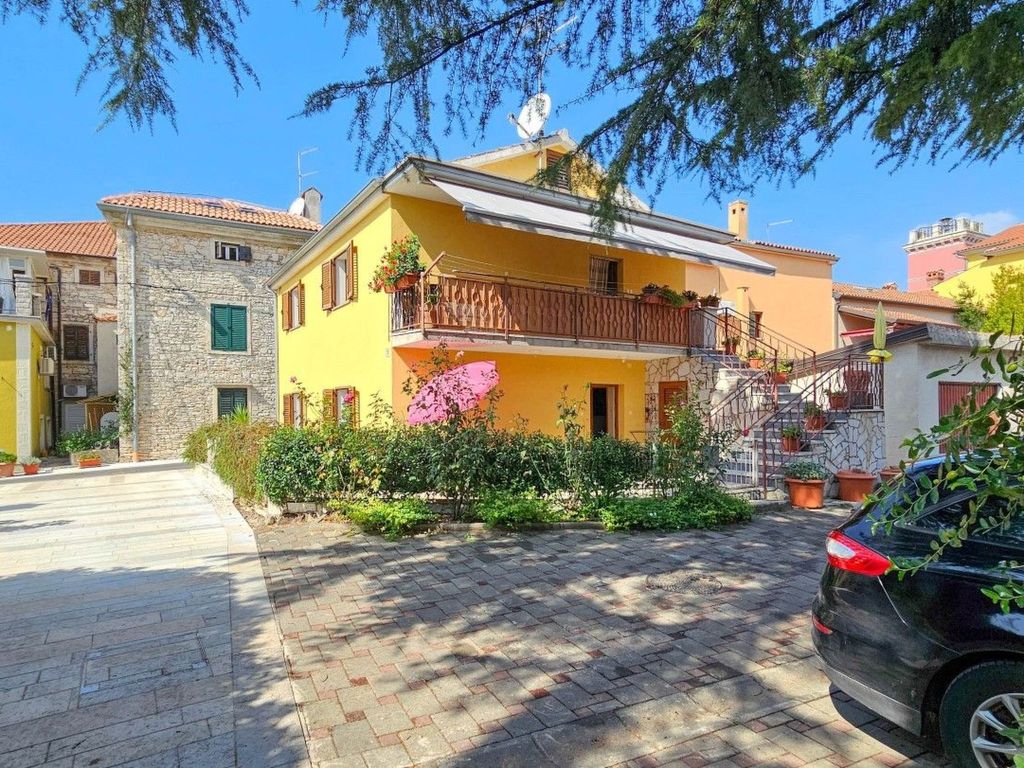 Wohnung in der Altstadt mit Terrasse und Parkpla