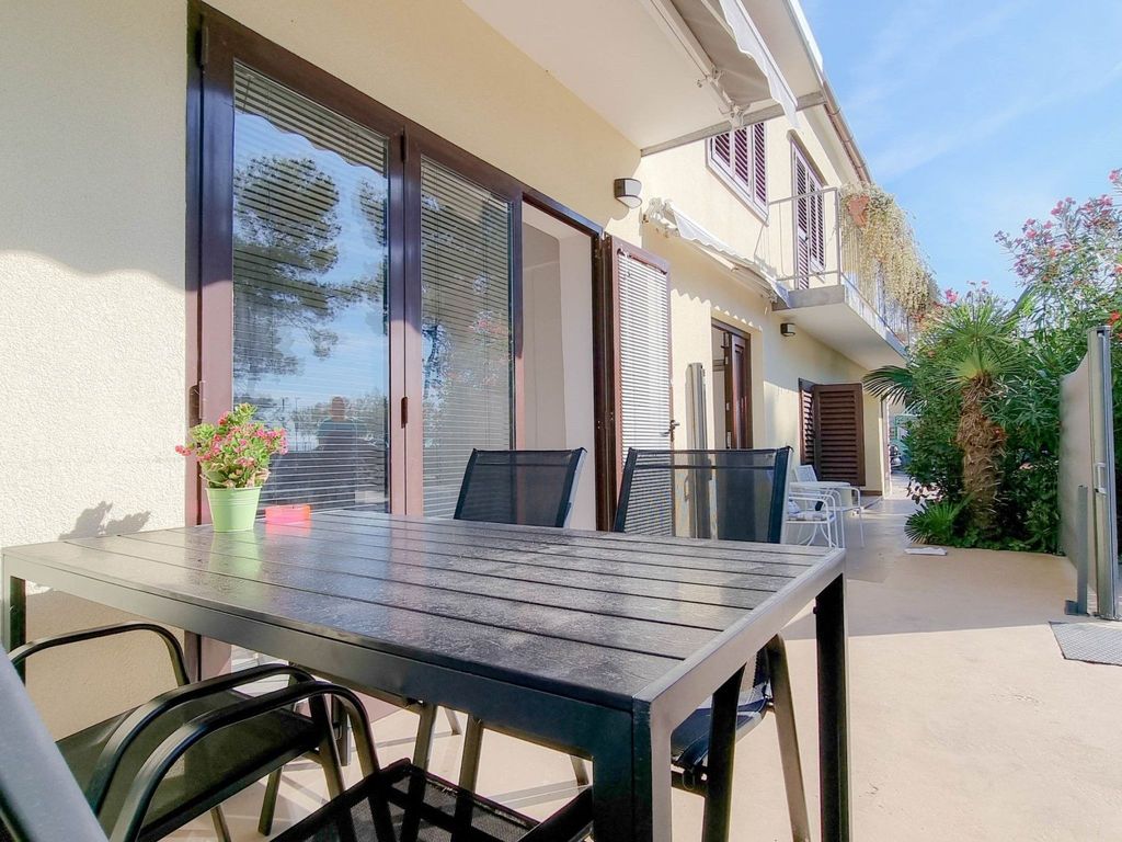 für 4 Personen ca. 40 m&sup2; in Novigrad, Adriaküste Kroatien (Westküste von I