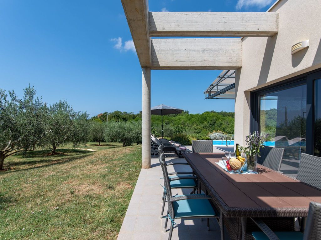 Wunderschönes Ferienhaus in Bužinija mit Pool