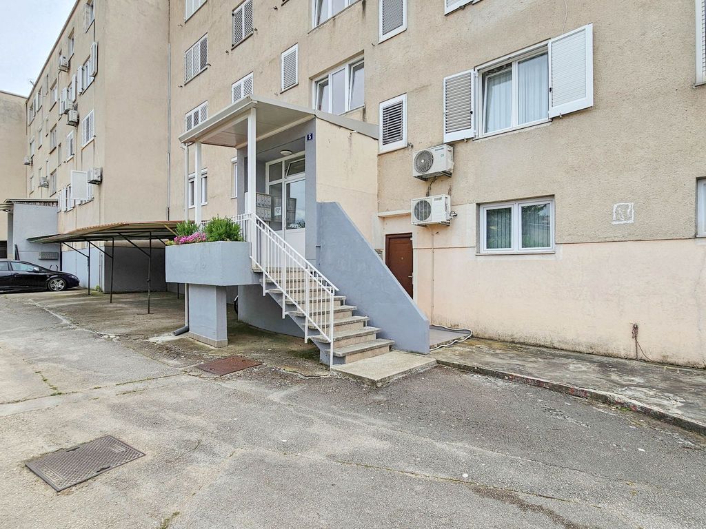 "Olga" mit Balkon
