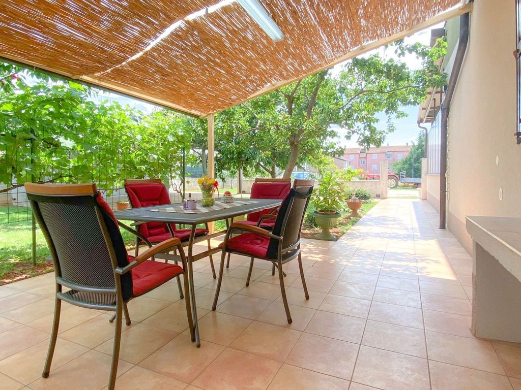 Pjero mit schöner Terrasse