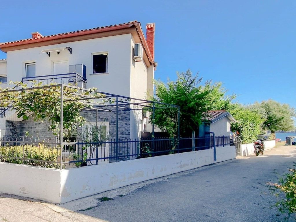 Wohnung "Pintar 1" mit Blick auf das Wasser