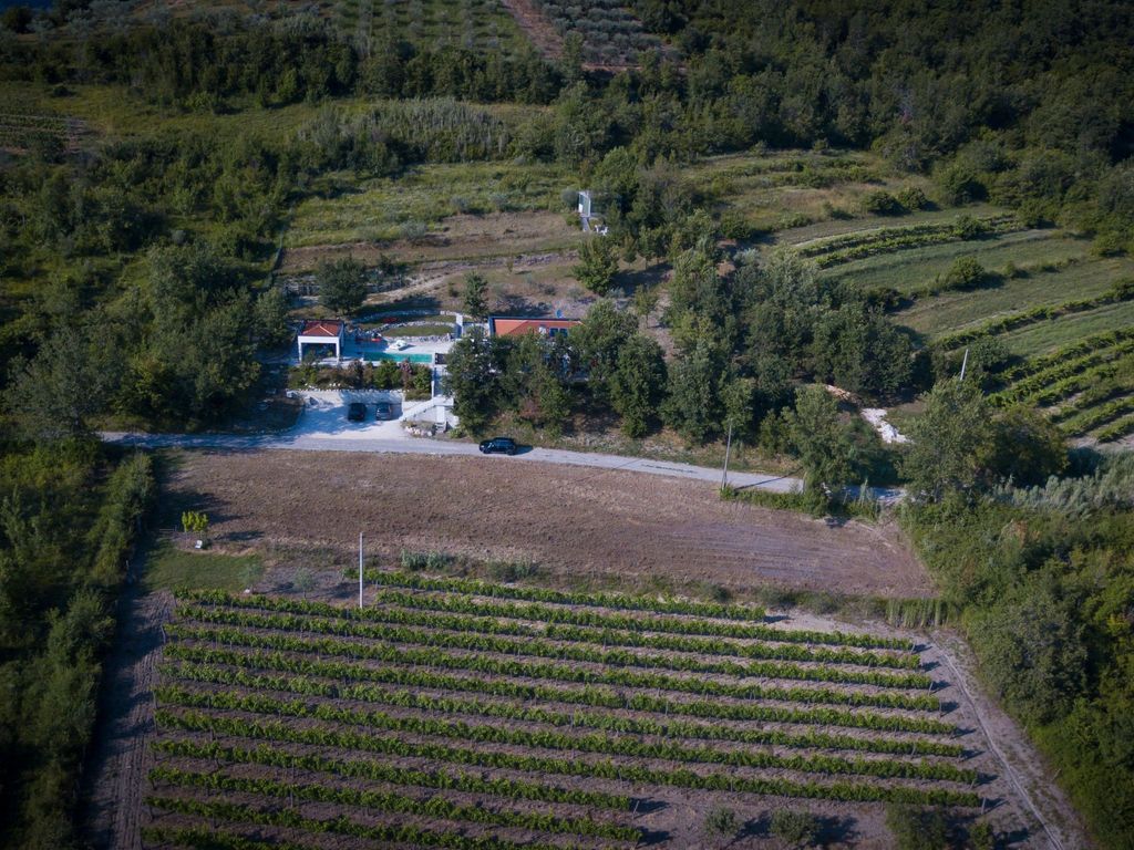 in Brkač mit Kleiner Terrasse