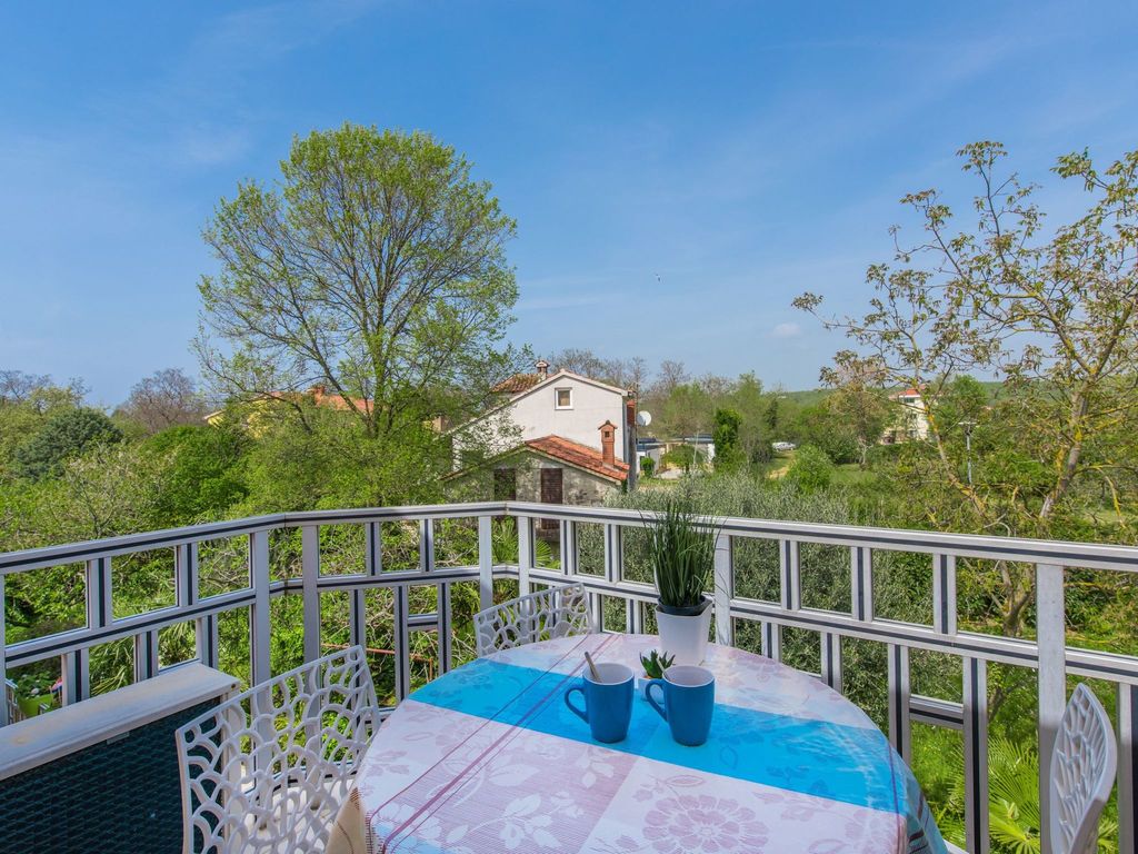 Appartement in Funtana mit Grill